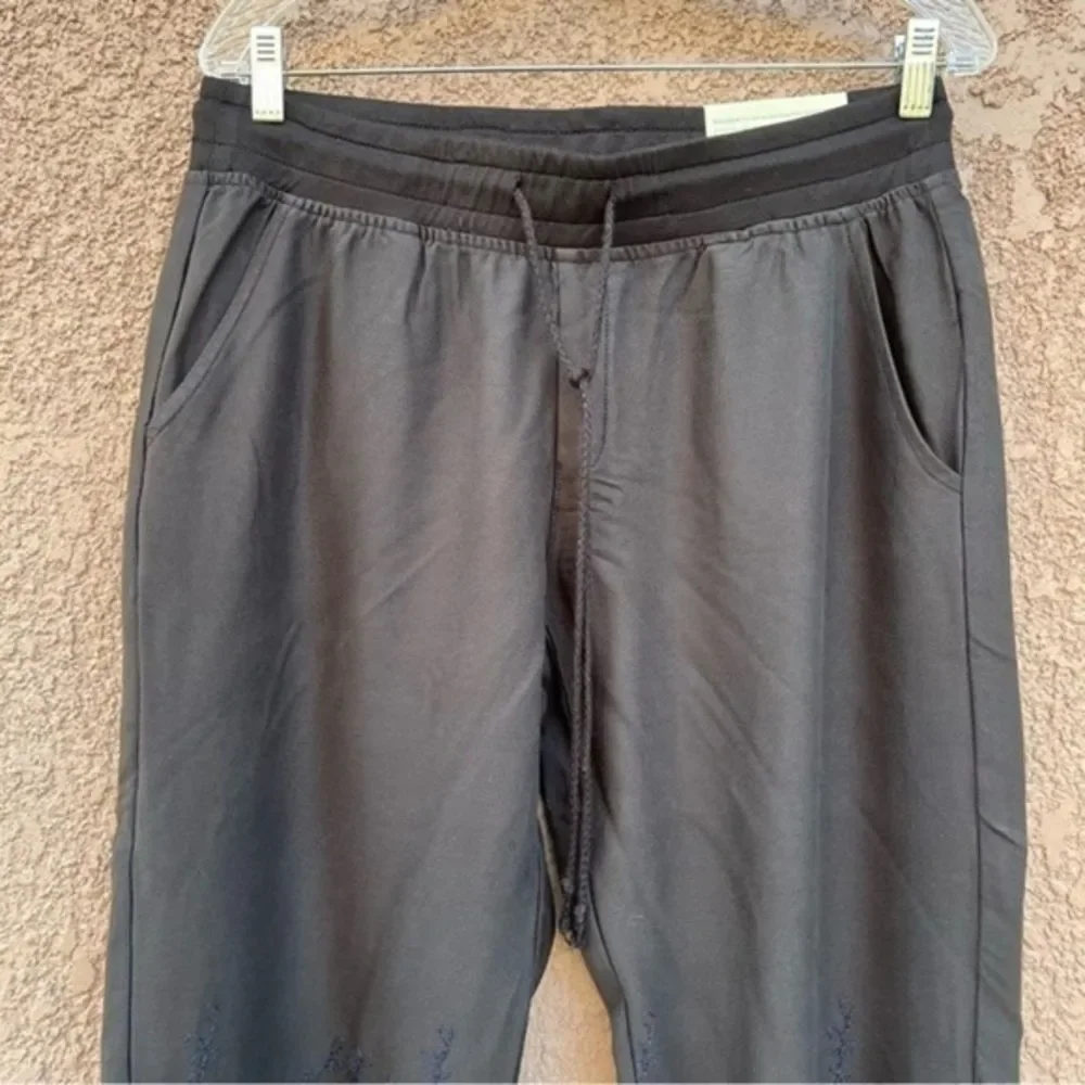 Soft‎ Surroundings Jogger Pants Womens M Embroidered Serengeti in Vintage Black - Picture 3 of 12